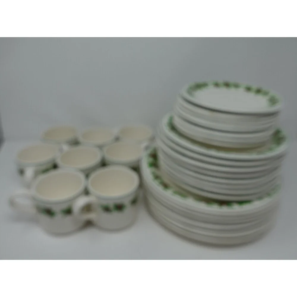 Vintage Termocrisa Crisa Mexico Holly Berry Christmas Dinnerware Set for 8
